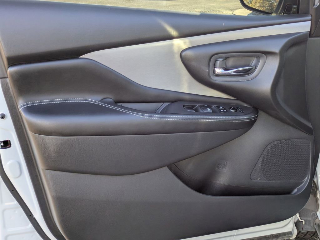 Used 2024 Nissan Murano SV w/ SV Midnight Edition Package image 11
