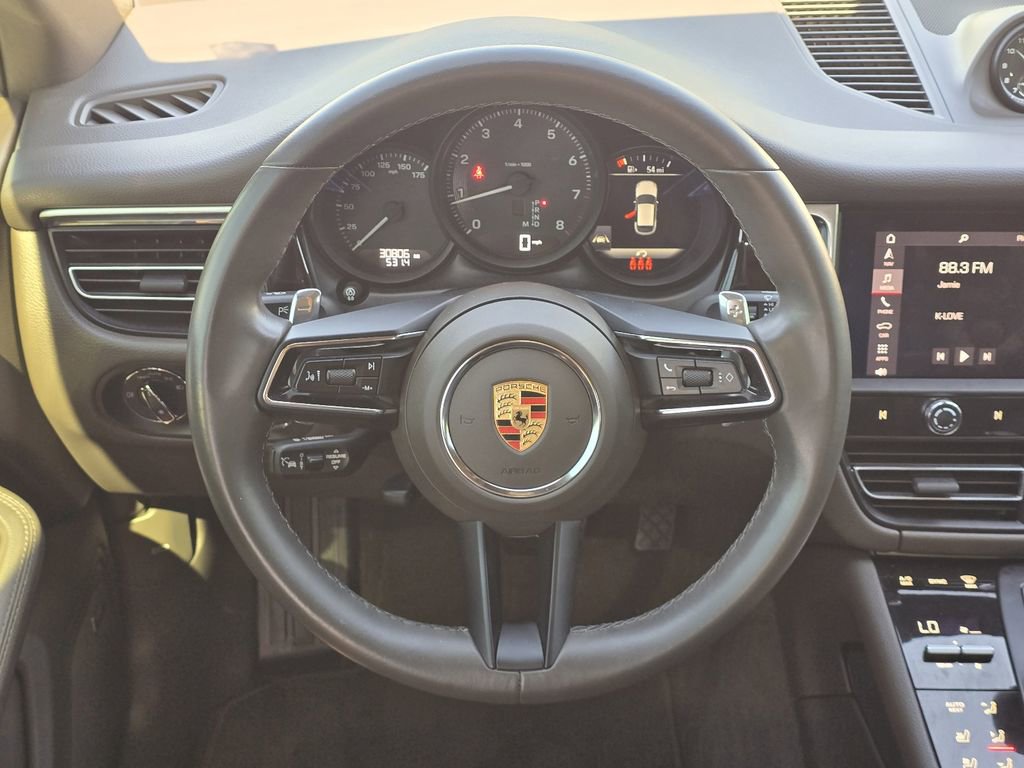 Used 2024 Porsche Macan AWD/4WD image 15