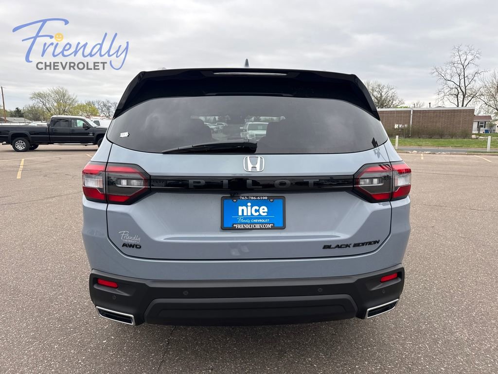 Used 2025 Honda Pilot Black Edition image 4