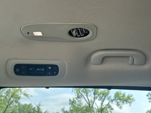Used 2024 Chrysler Pacifica Touring-L FWD image 21