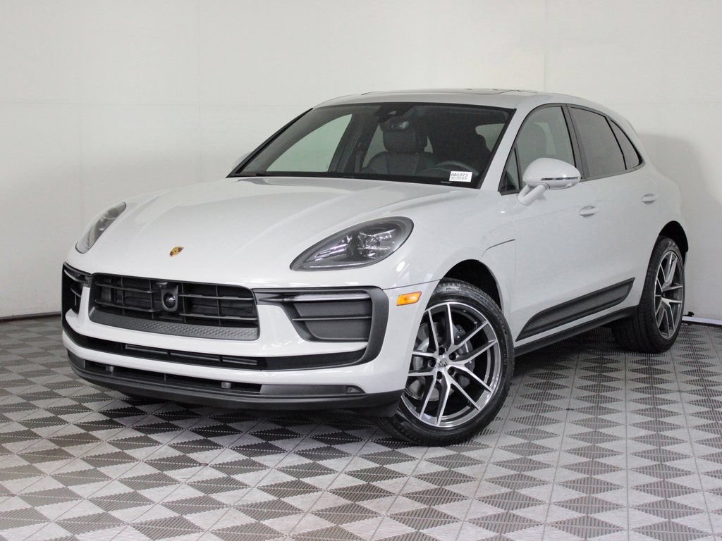 Certified 2026 Porsche Macan AWD/4WD image 1