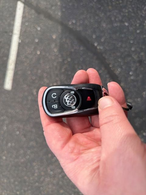 Used 2022 Buick Encore Preferred AWD/4WD image 4