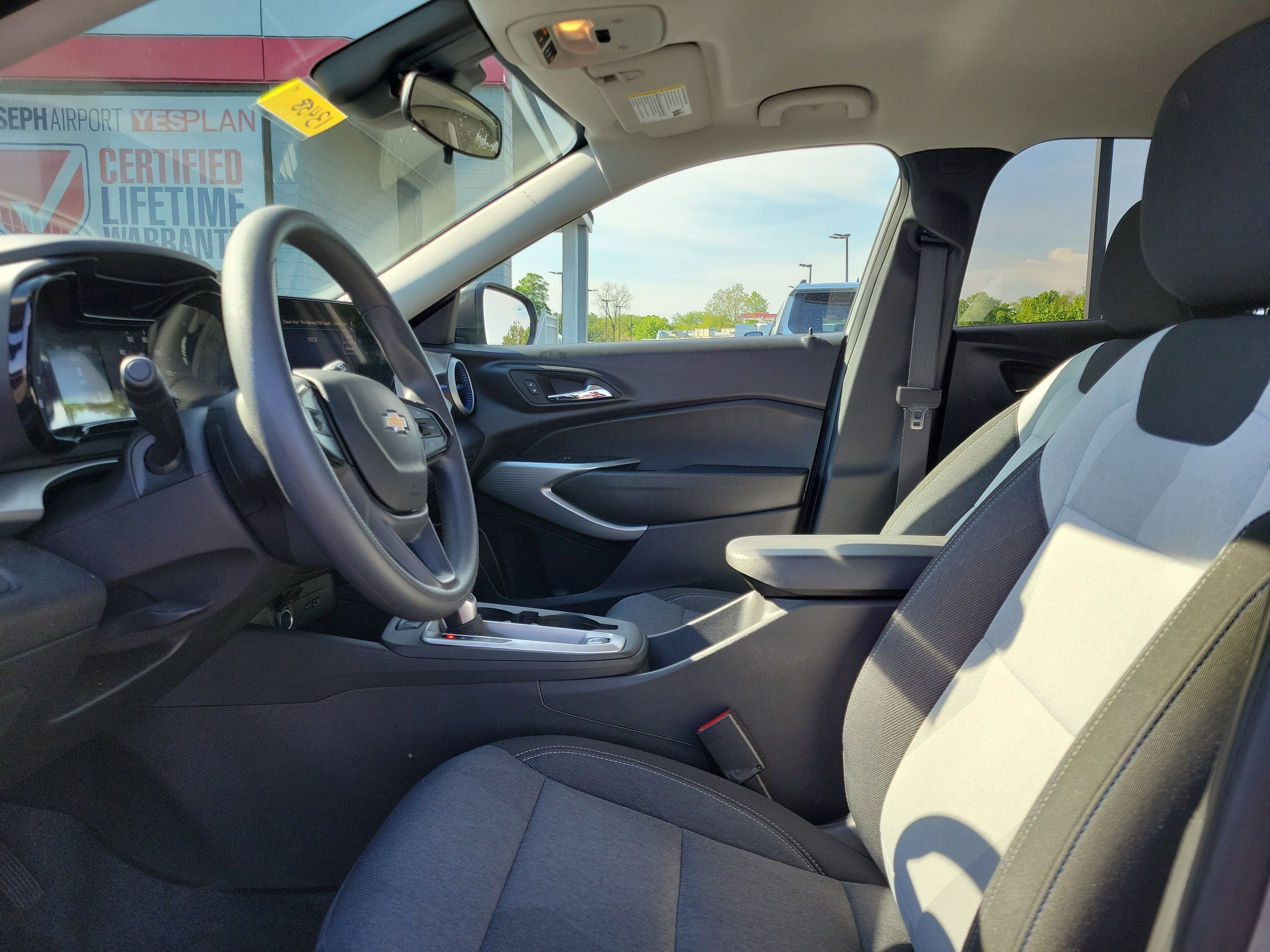 Used 2024 Chevrolet Trax LS w/ Driver Confidence Package FWD image 15
