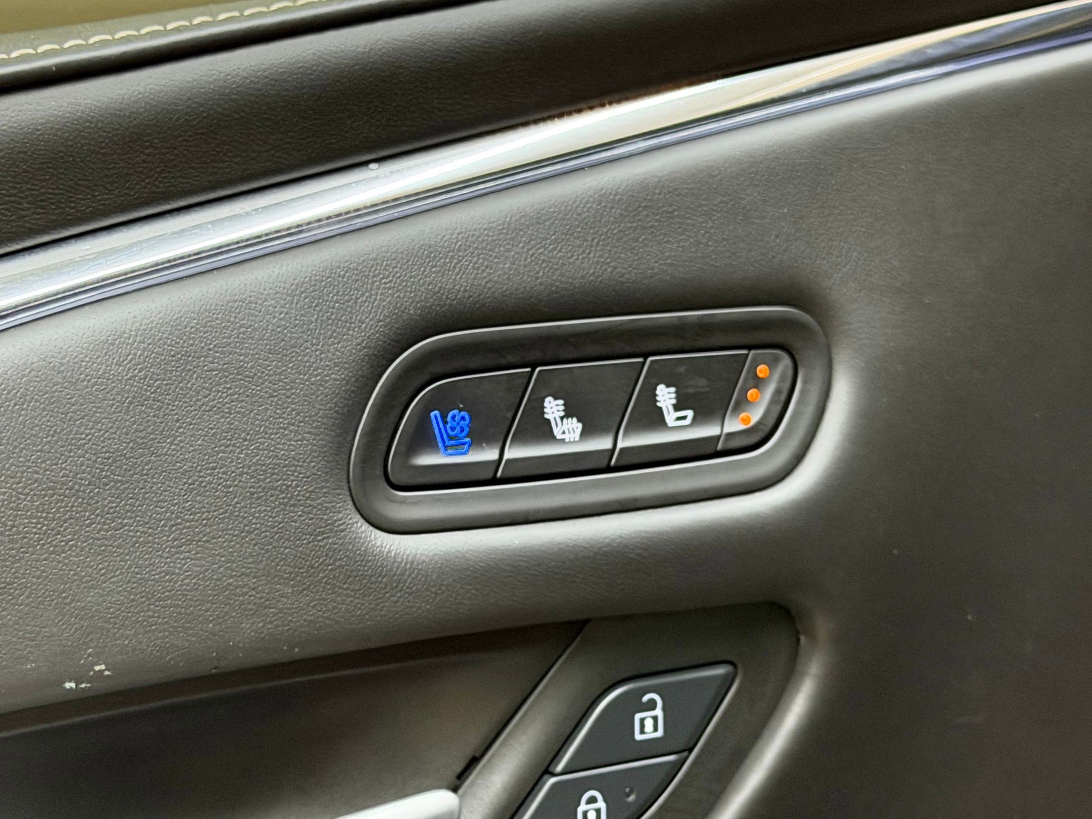 Certified 2024 Cadillac Escalade Sport Platinum w/ LPO, ONYX Package image 17