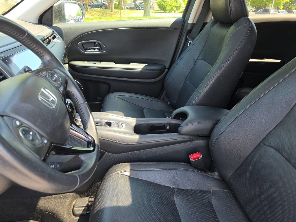 Used 2019 Honda HR-V Touring image 23