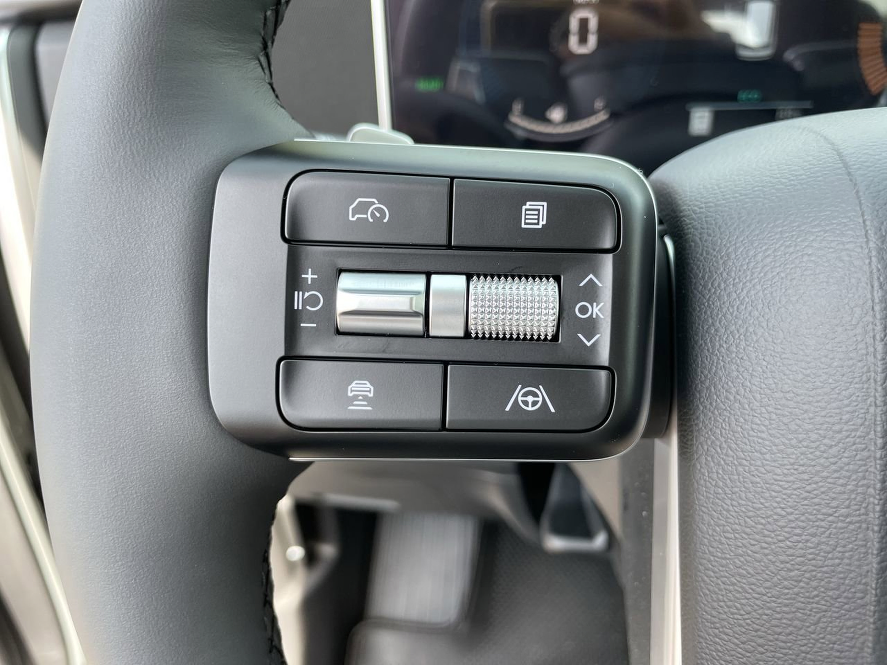 Certified 2026 Hyundai Santa Fe SE FWD image 30