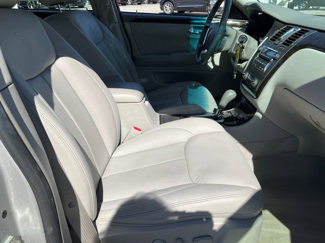 Used 2011 Cadillac DTS Luxury image 19