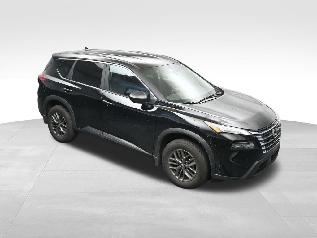 Used 2025 Nissan Rogue S image 29