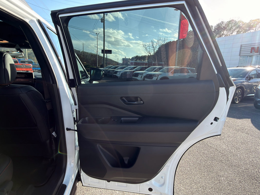 New 2026 Nissan Pathfinder SV image 18