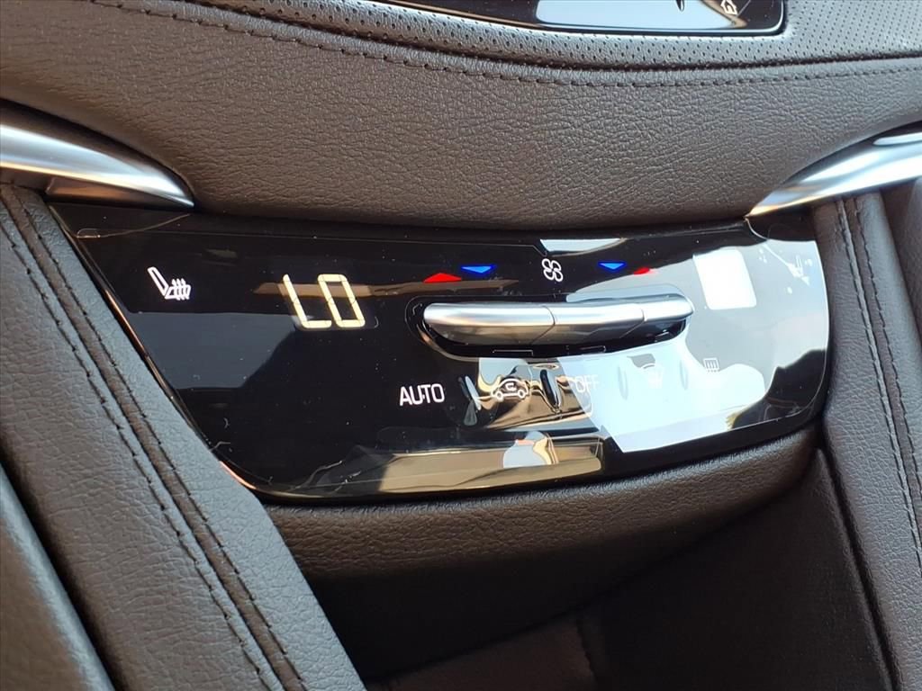 New 2025 Cadillac XT5 Premium Luxury w/ LPO, Floor Liner Package image 23