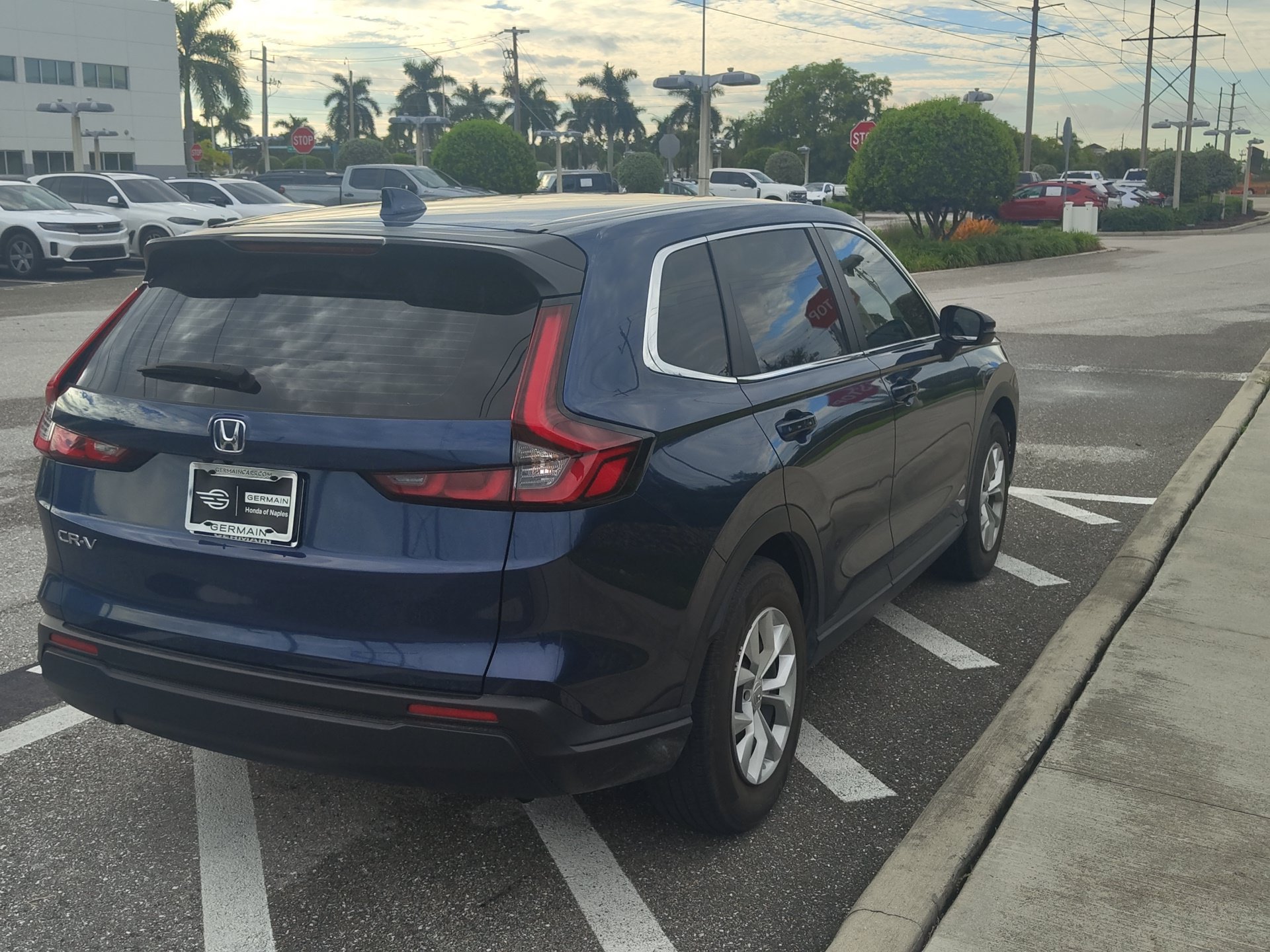 Used 2023 Honda CR-V LX image 10