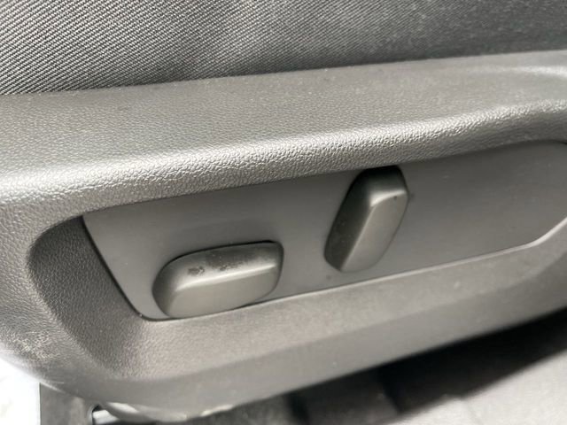 Used 2023 Buick Envision Avenir image 12