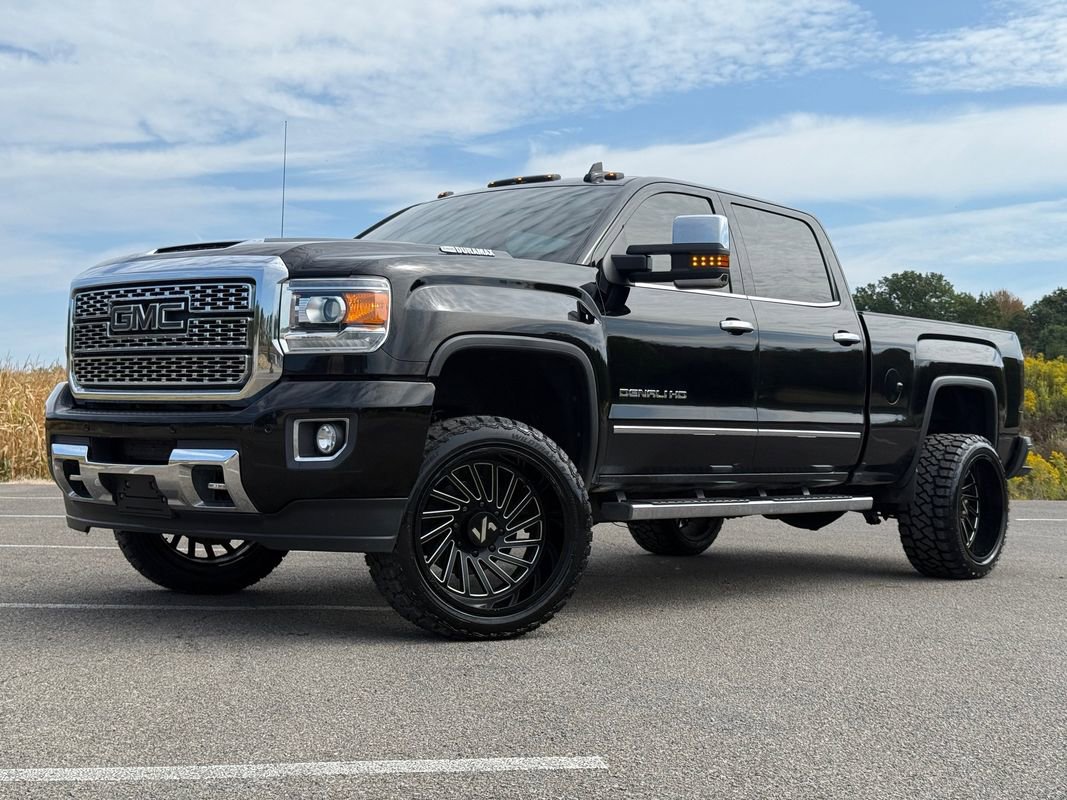 Used 2018 GMC Sierra 2500 Denali w/ Duramax Plus Package image 1