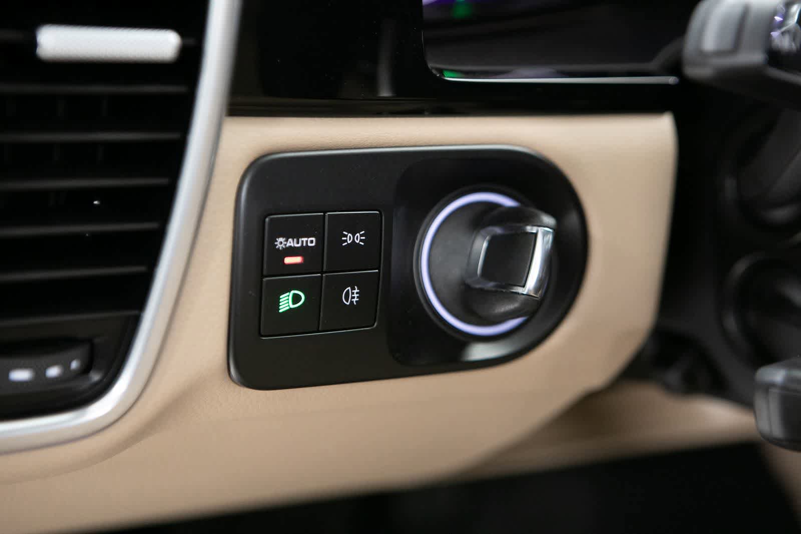 Certified 2023 Porsche Cayenne AWD/4WD image 26