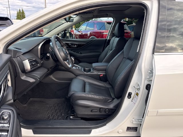 Used 2025 Subaru Outback Onyx Edition AWD/4WD image 14