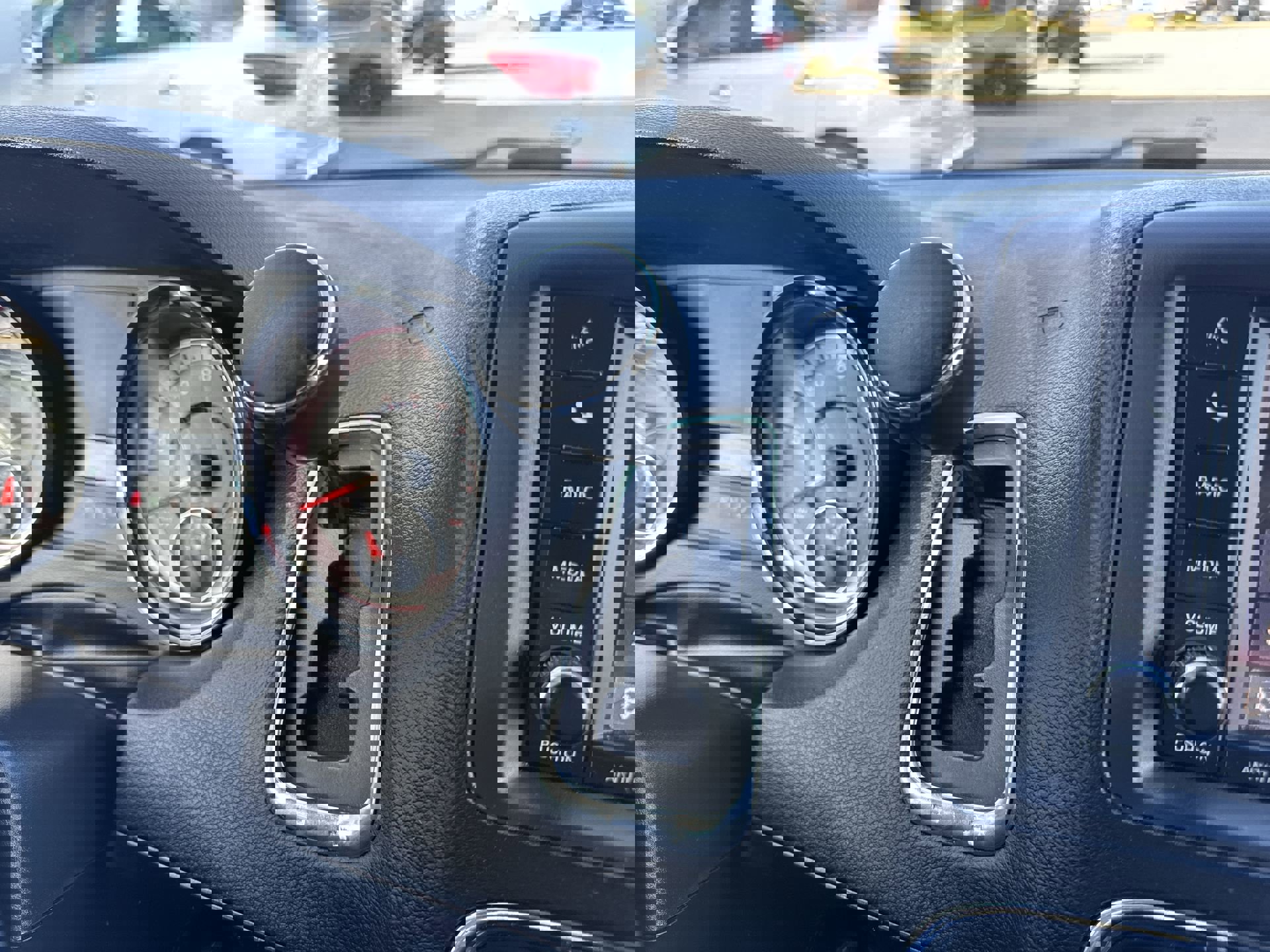 Used 2018 Dodge Grand Caravan SE image 16