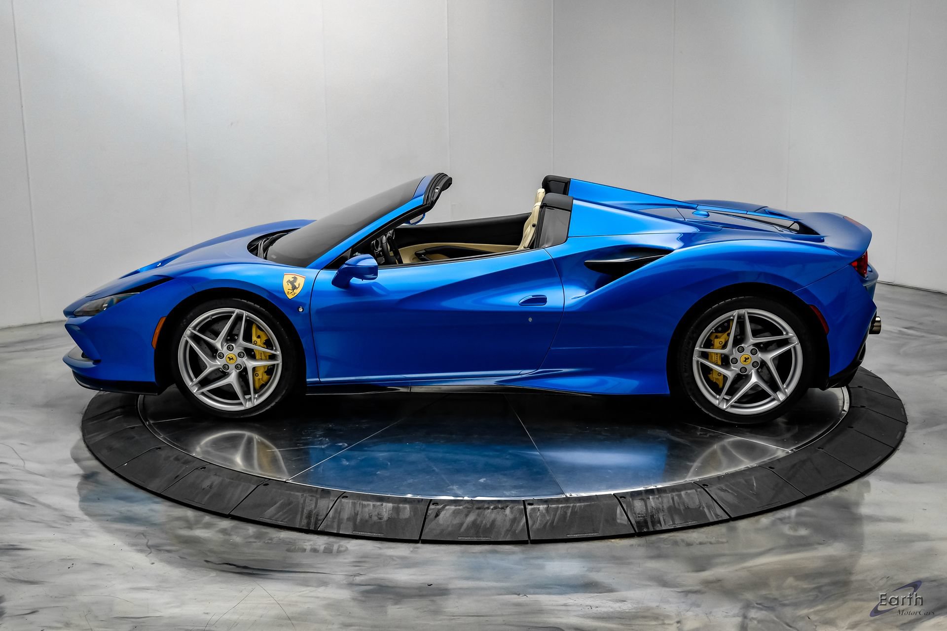 Used 2023 Ferrari F8 Tributo RWD image 9