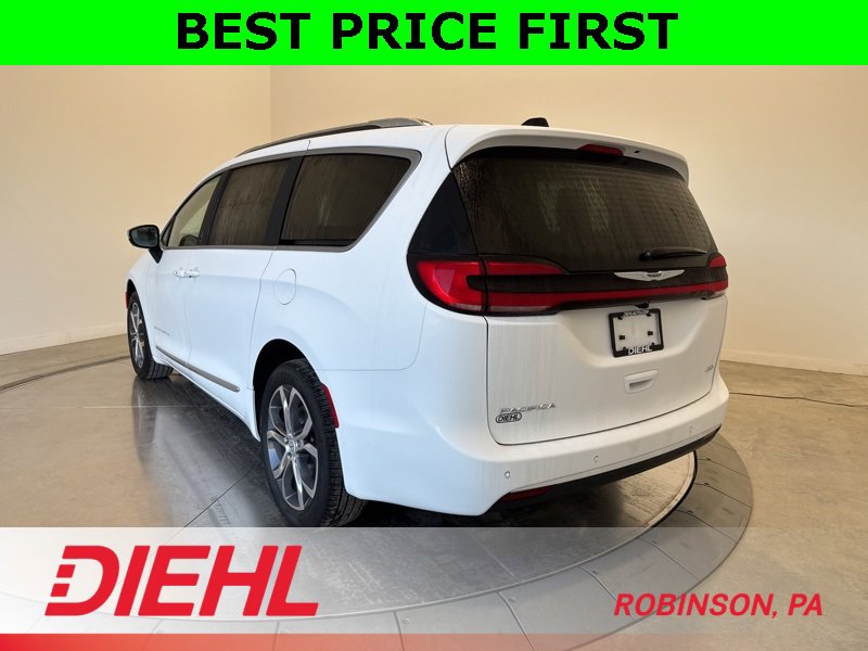 New 2026 Chrysler Pacifica Pinnacle image 5