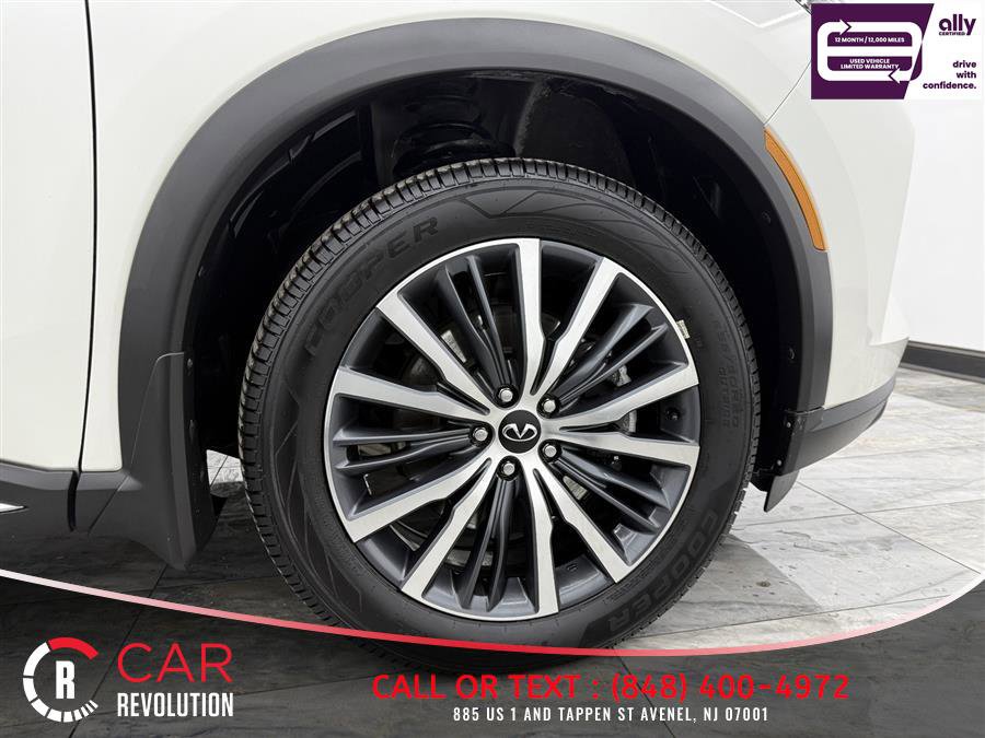 Used 2023 INFINITI QX60 Sensory w/ Cargo Package image 12