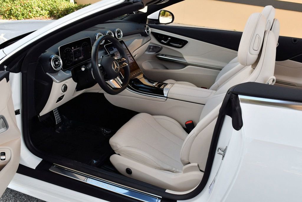 Used 2025 Mercedes-Benz CLE 300 4MATIC Cabriolet image 59