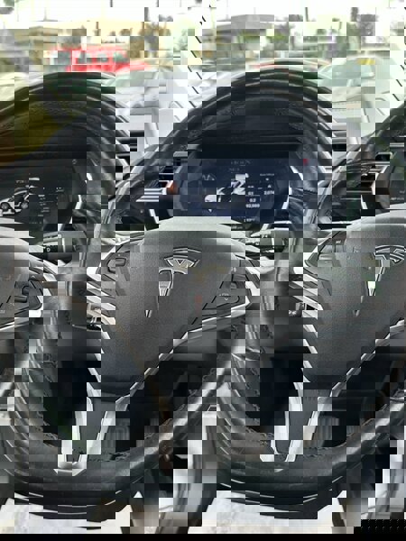 Used 2016 Tesla Model X 75D image 28