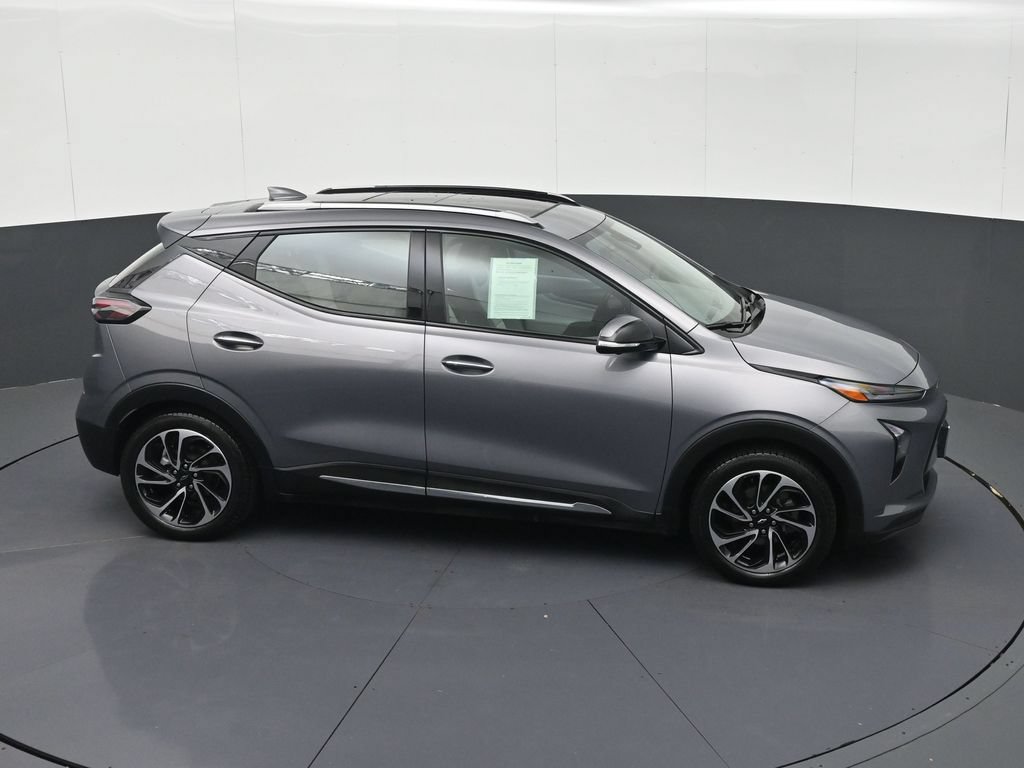 Certified 2023 Chevrolet Bolt EUV Premier w/ Sun & Sound Package FWD image 27