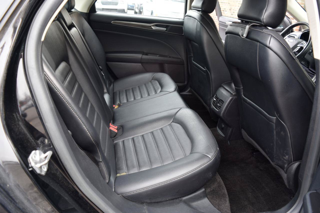 Used 2017 Ford Fusion SE w/ Fusion SE Technology Package FWD image 34