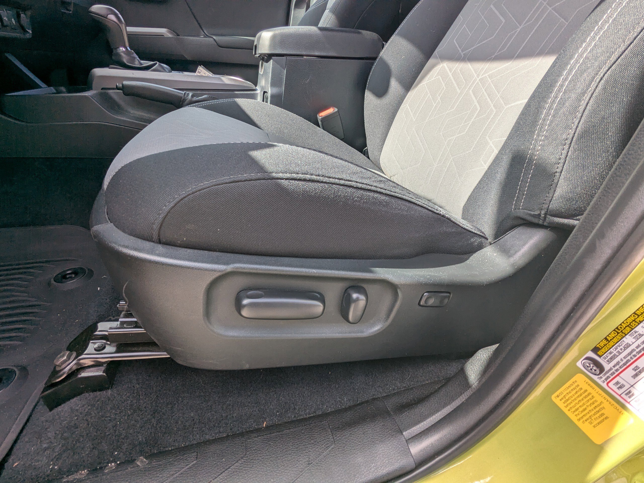 Used 2023 Toyota Tacoma TRD Off-Road w/ Technology Package image 15