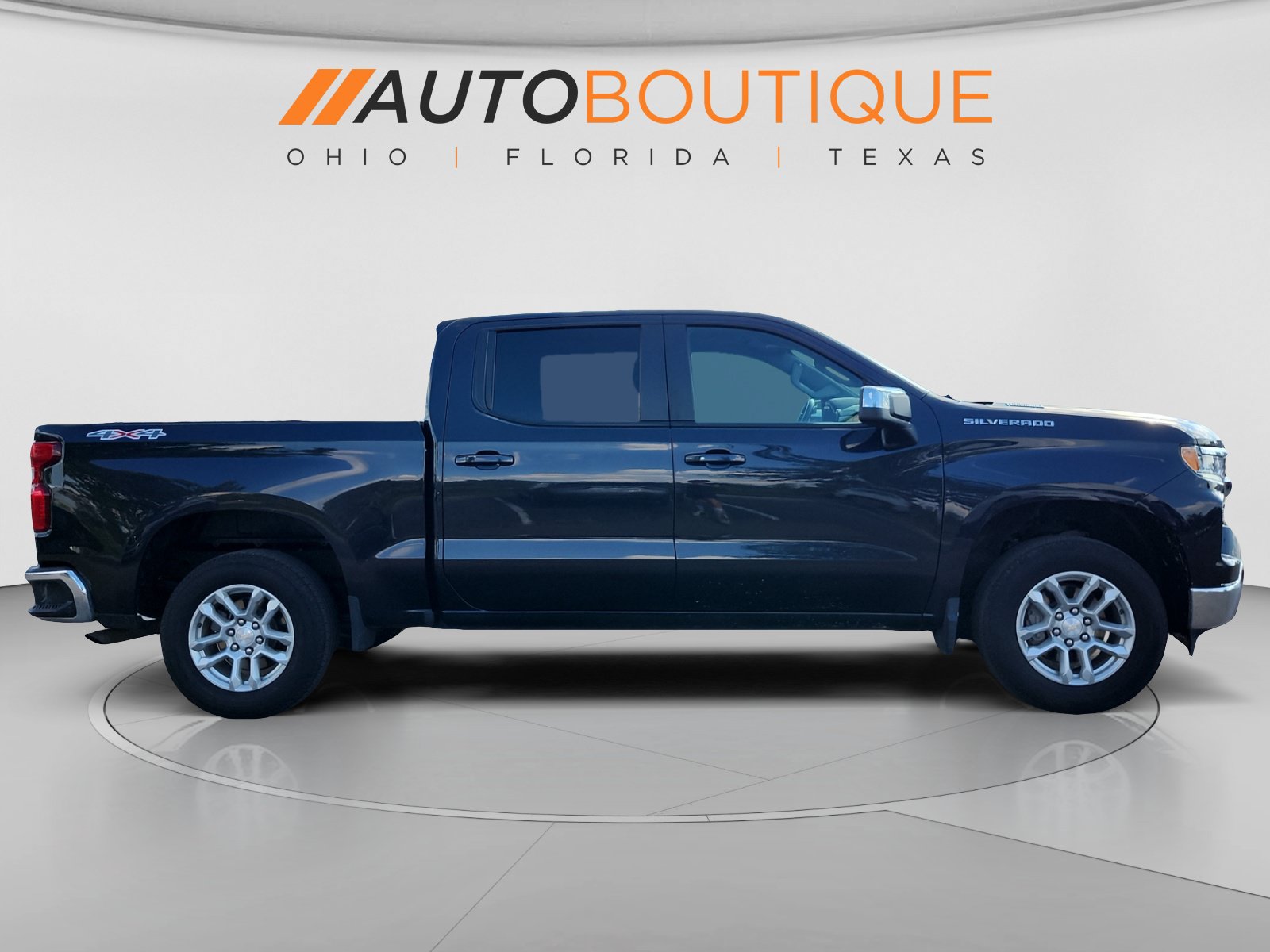 Used 2024 Chevrolet Silverado 1500 LT AWD/4WD image 6