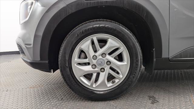 Used 2021 Hyundai Venue SE w/ Cargo Package image 30