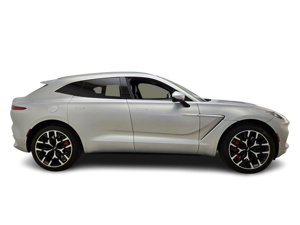 Used 2024 Aston Martin DBX image 6