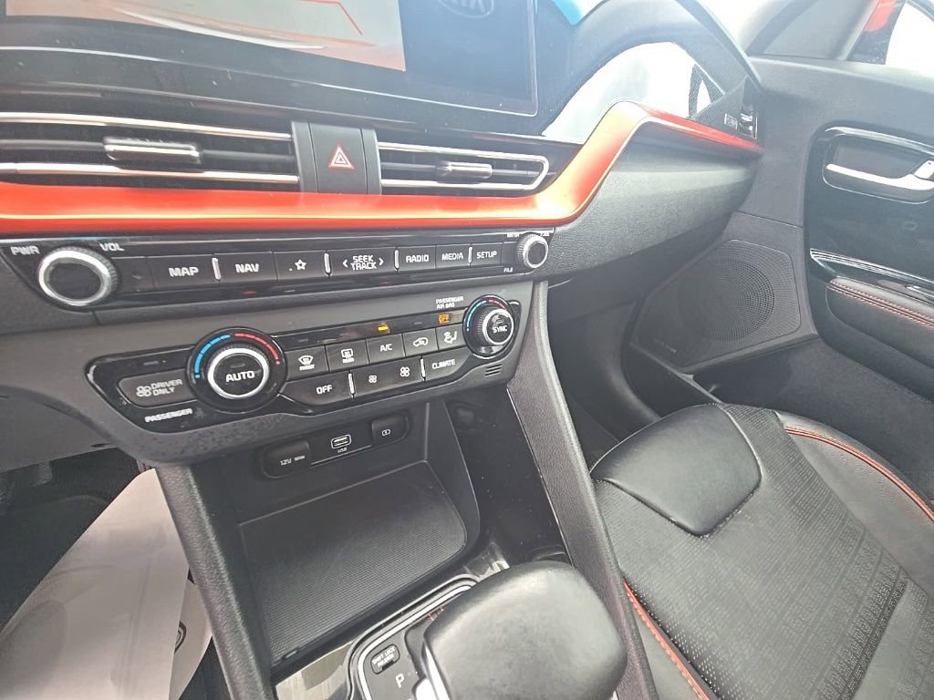 Used 2020 Kia Niro Touring image 22