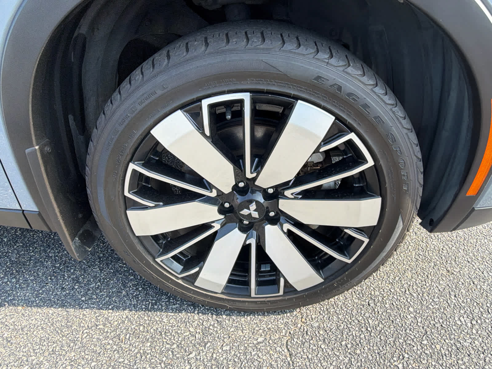 Used 2025 Mitsubishi Outlander SE FWD image 31