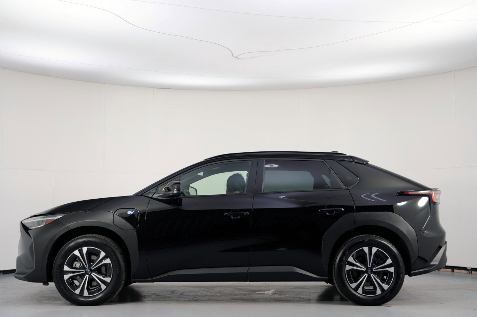 Used 2024 Subaru Solterra Premium image 8