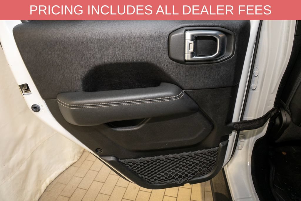 Used 2019 Jeep Wrangler Unlimited Sahara w/ Quick Order Package 24M Moab AWD/4WD image 9
