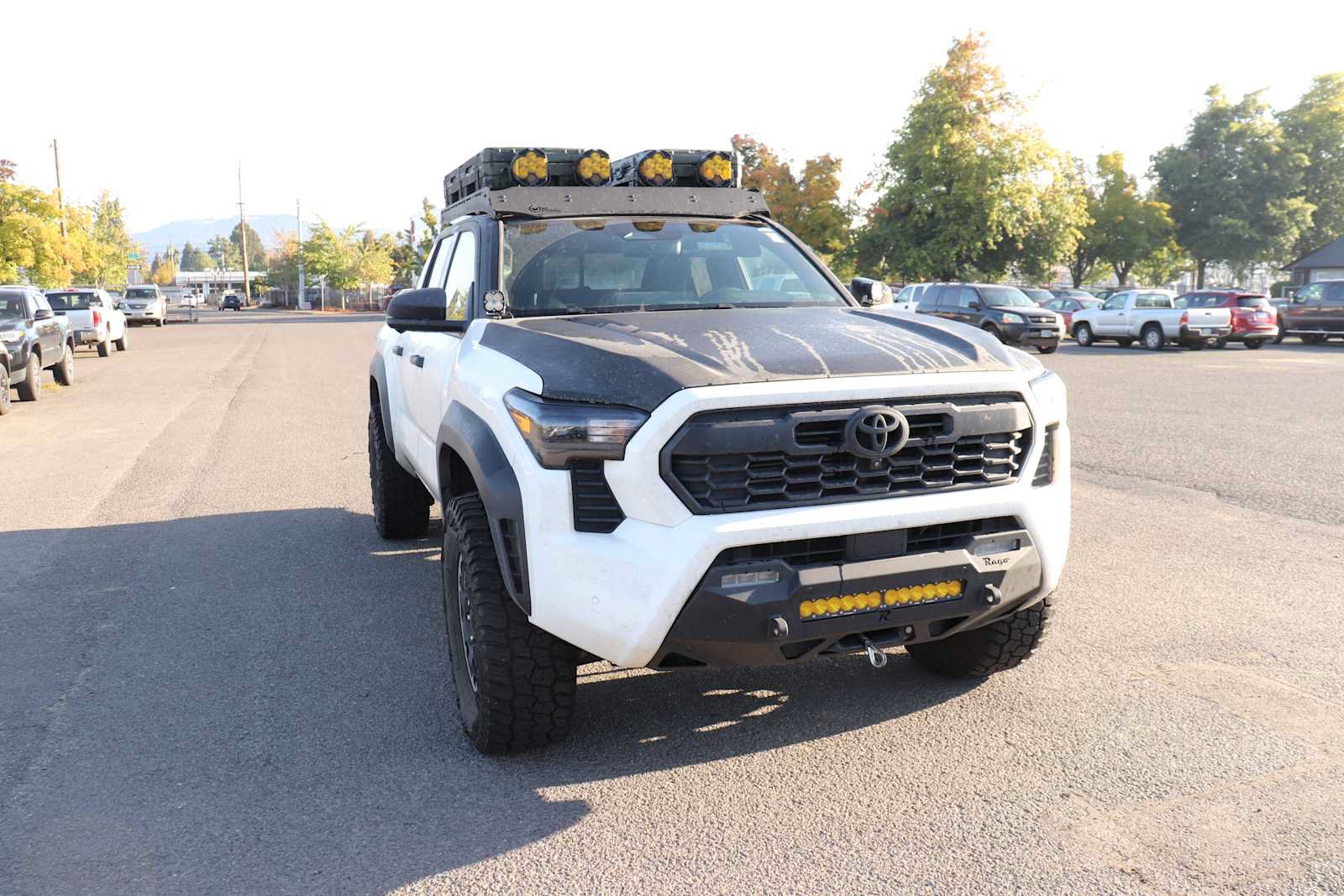 Used 2024 Toyota Tacoma TRD Off-Road w/ TRD Off Road Premium Package AWD/4WD image 3