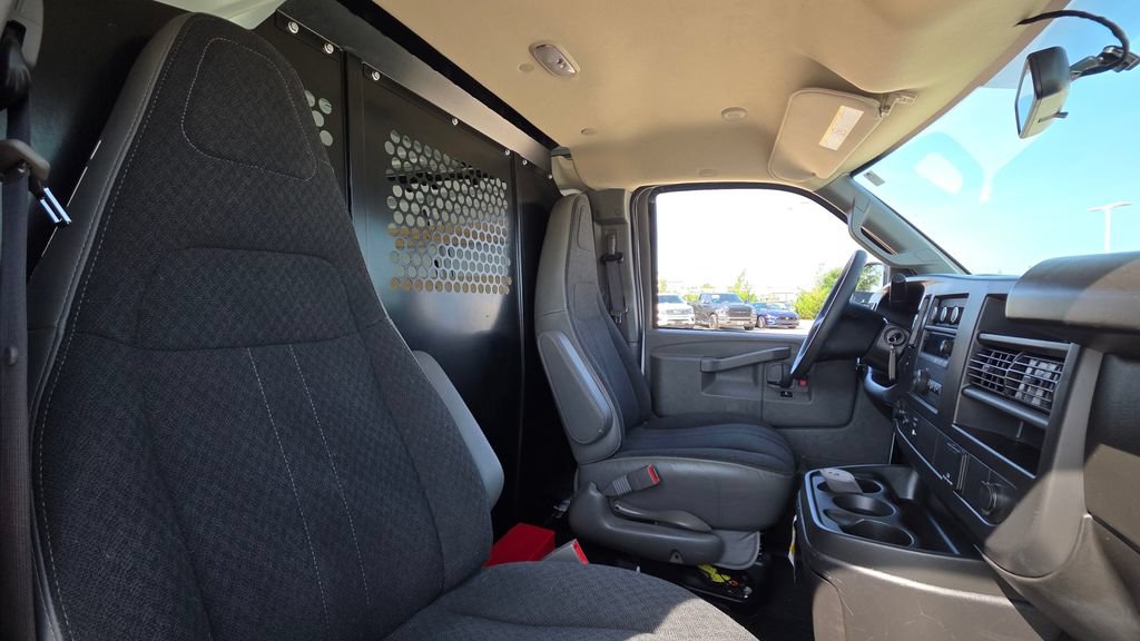 Used 2024 Chevrolet Express 2500 w/ Driver Convenience Package RWD image 11