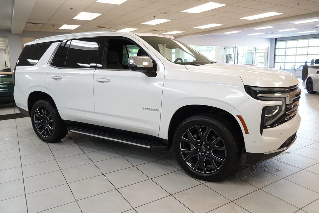 New 2025 Chevrolet Tahoe Premier w/ Sun And Tow Package AWD/4WD image 17