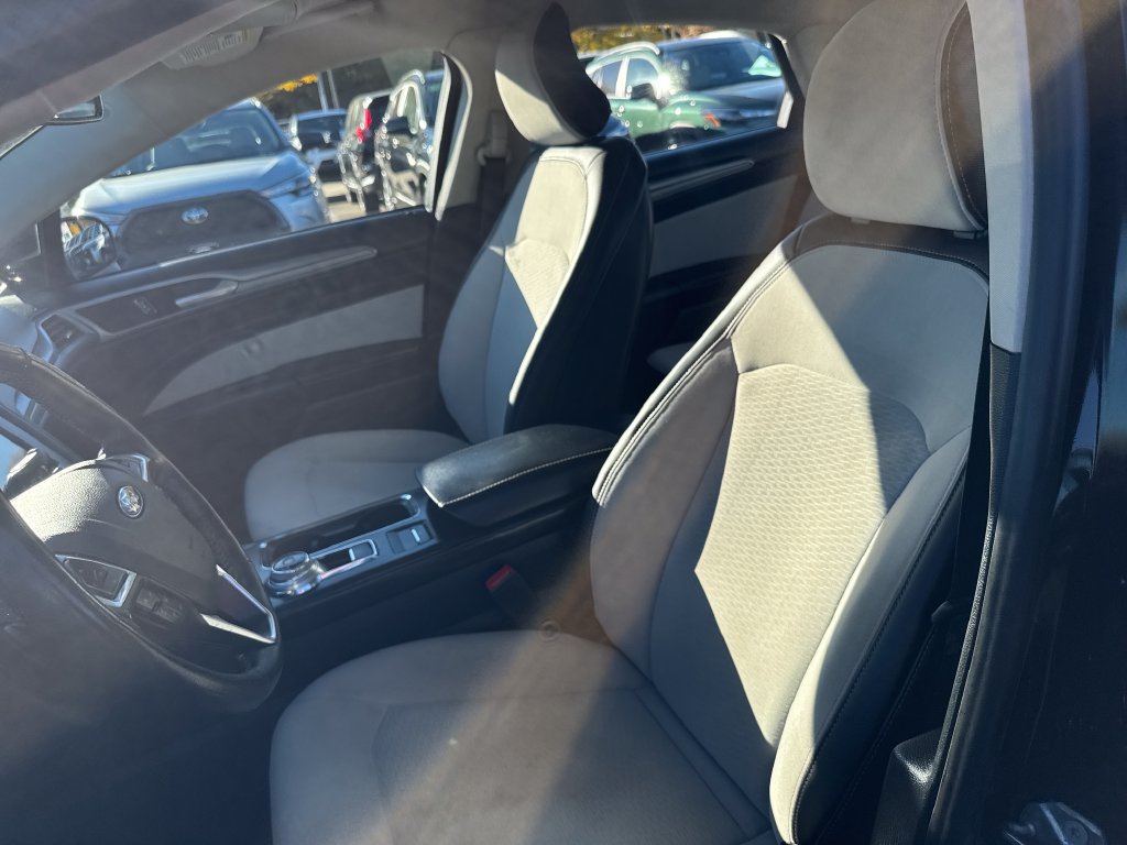 Used 2019 Ford Fusion SE w/ Equipment Group 151A FWD image 14