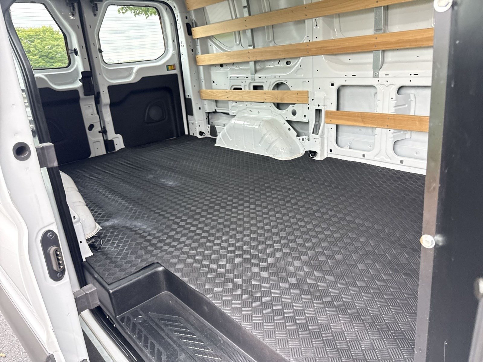 Used 2025 Ford Transit 250 Low Roof w/ Exterior Upgrade Package RWD image 22