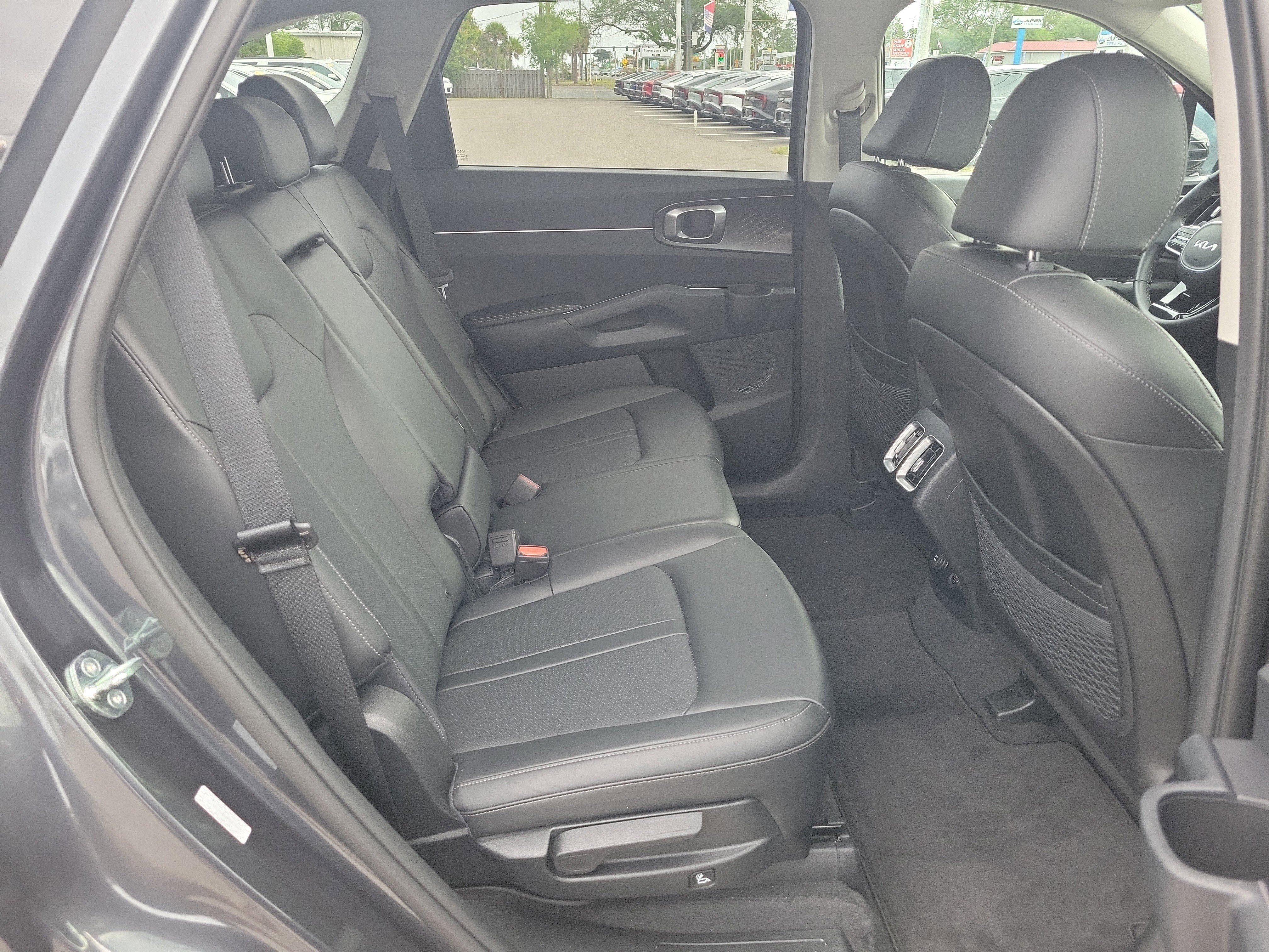 Certified 2023 Kia Sorento S FWD image 12