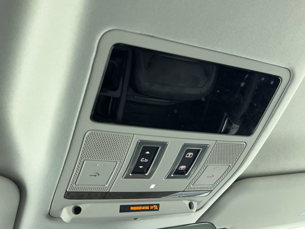 Used 2024 Land Rover Defender 90 S image 33