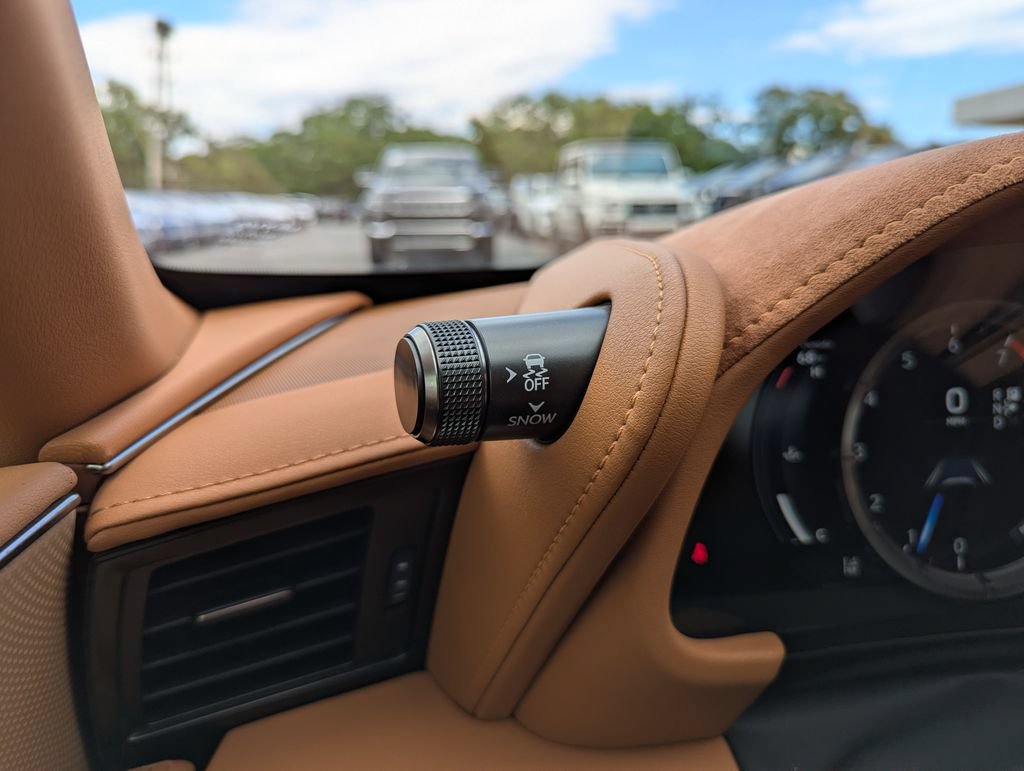 Used 2021 Lexus LC 500 Convertible w/ Touring Package RWD image 18