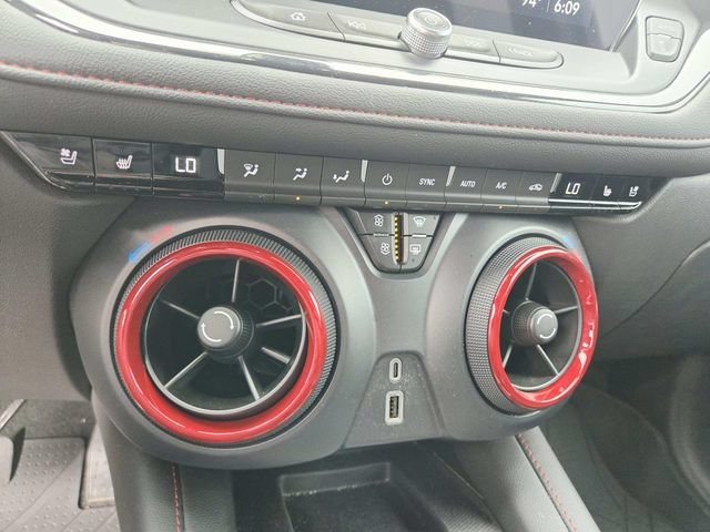 Certified 2024 Chevrolet Blazer RS w/ Enhanced Convenience Package AWD/4WD image 17