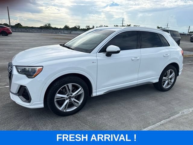 Used 2022 Audi Q3 2.0T Premium w/ Convenience Package AWD/4WD image 1
