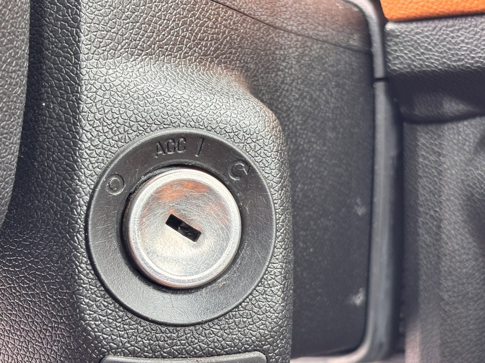 Used 2014 Chevrolet Traverse LT FWD image 32