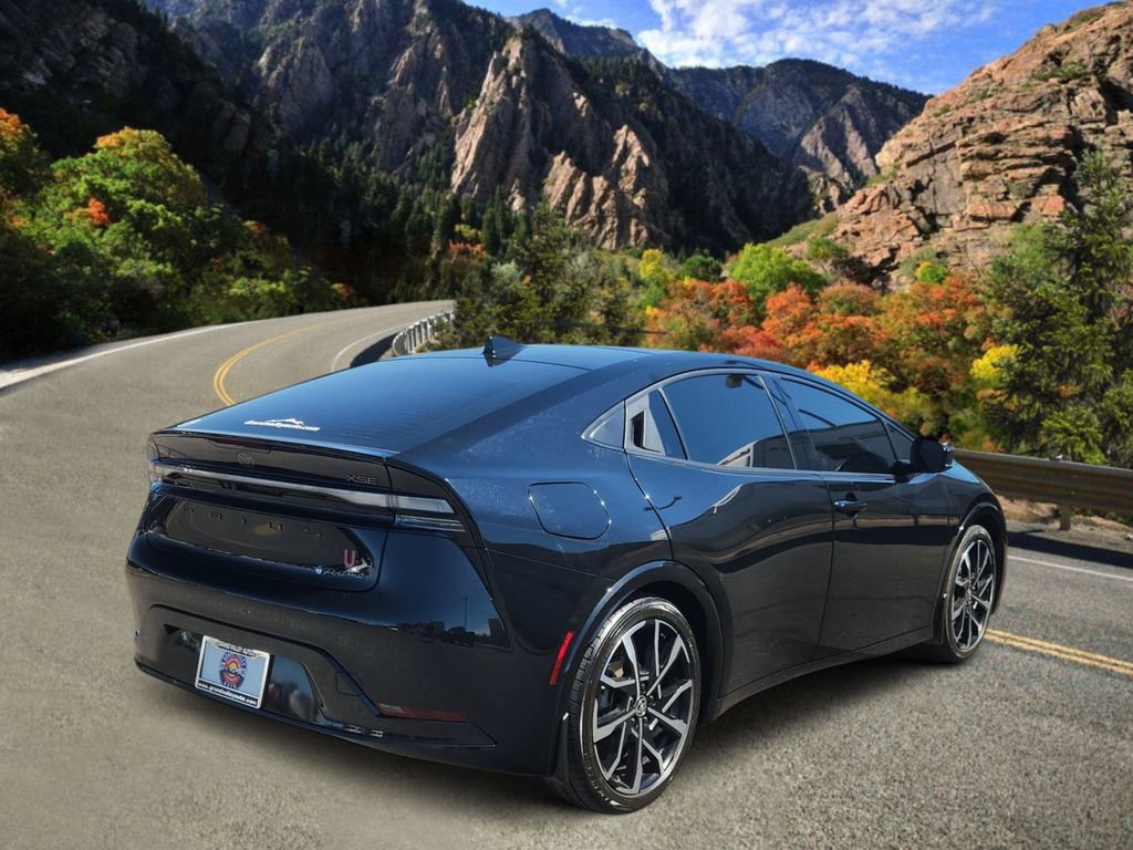 Used 2024 Toyota Prius Prime Premium FWD image 3