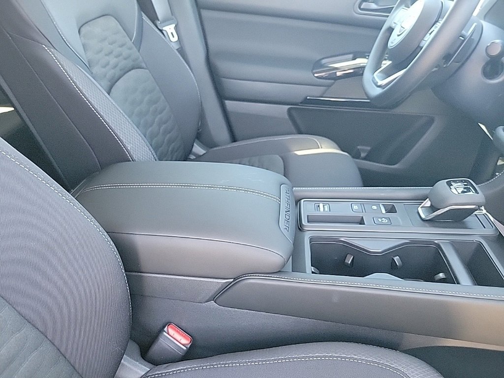 New 2025 Nissan Pathfinder S image 47