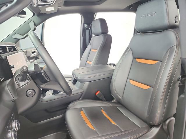 Used 2025 GMC Sierra 1500 AT4 w/ Technology Package AWD/4WD image 19