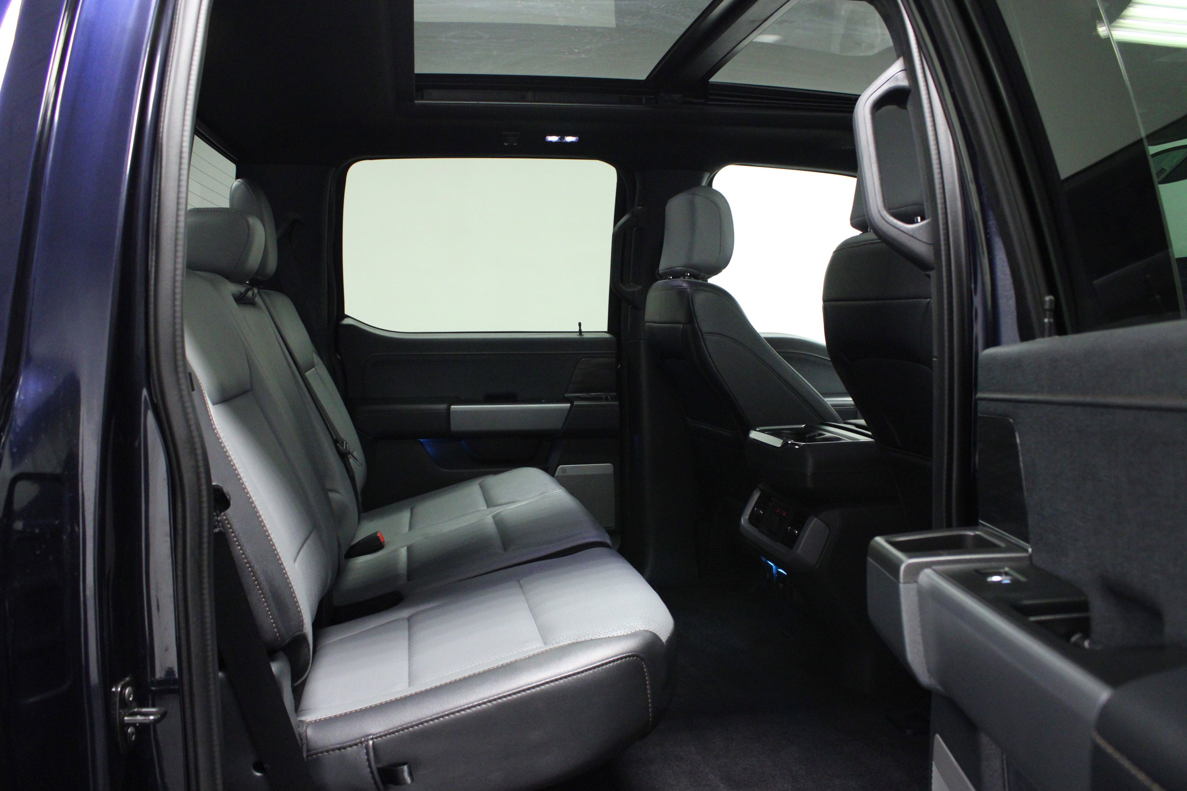 Used 2024 Ford F150 Lightning Lariat image 15